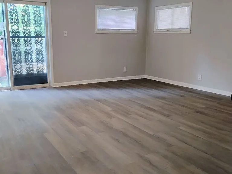 1402 Gold Ave — Photo 8