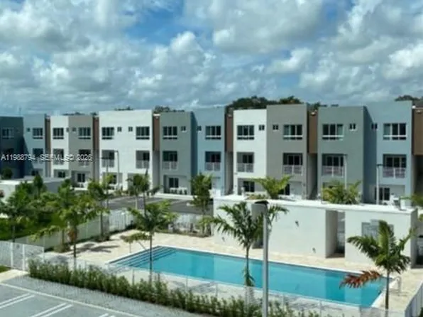 2505 NE 193rd St #4208, Miami, FL 33180