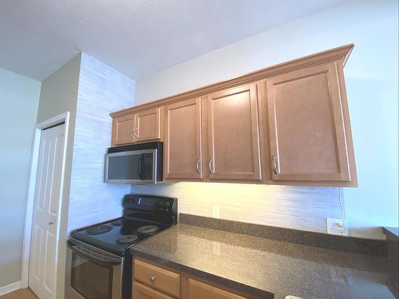 5th image of 30056 Euclid Ave Unit 15