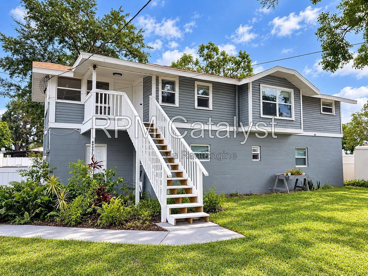2 bed, 1.0 bath, 964 sqft, $1,600 — Photo 1