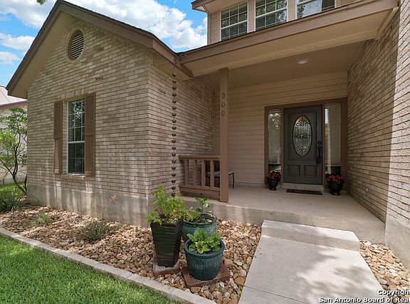 2nd image of 309 Oak Knoll Cir