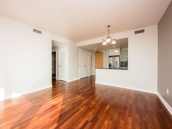 5th image of 501 Beale St Unit 7G