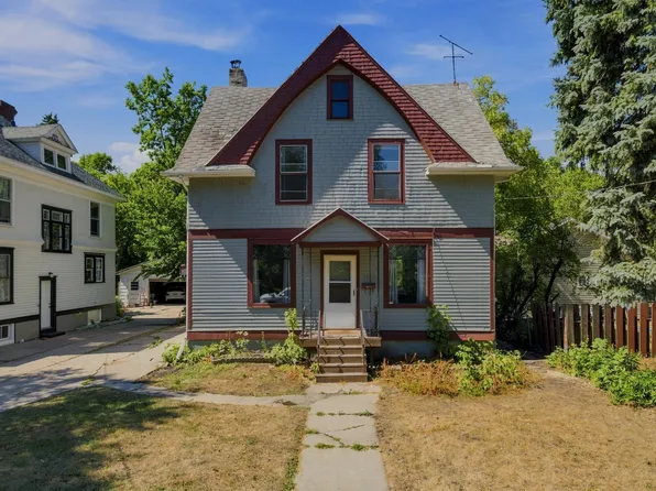 1028 7th St N, Fargo, ND 58102