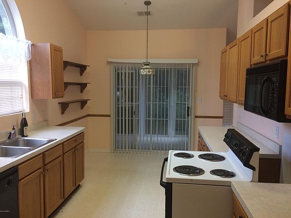 3rd image of 421 Deer Path