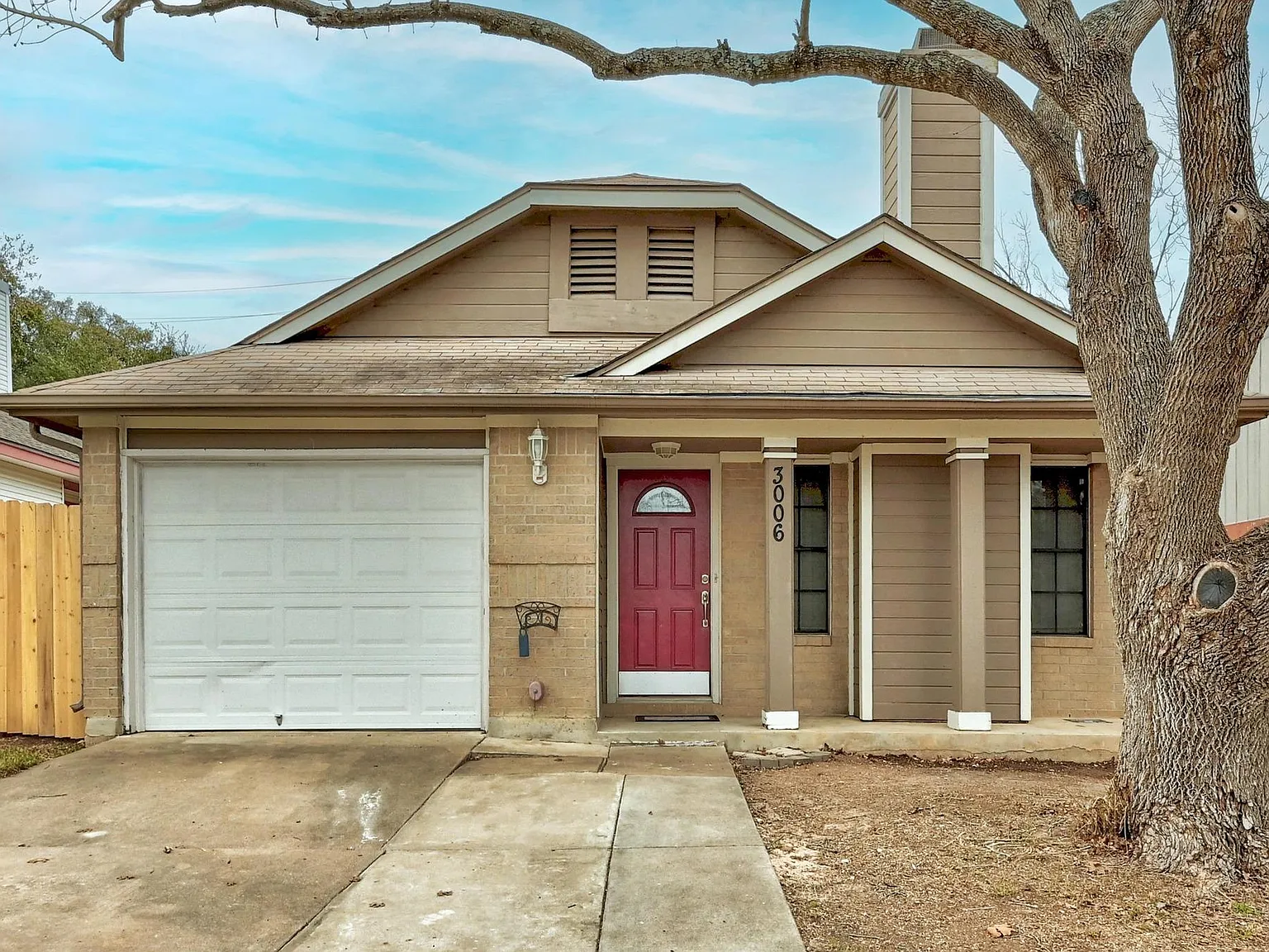 3 bed, 2.0 bath, 1072 sqft, $1,900 — Photo 2
