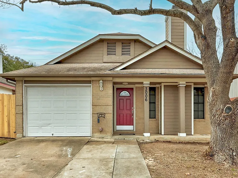 3006 Linnet Dr — Photo 2