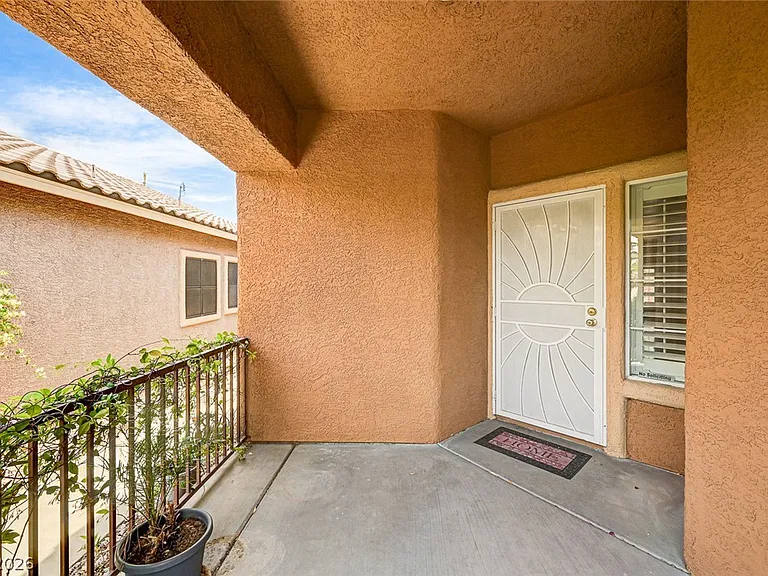 900 Royal Plum Ln — Photo 7