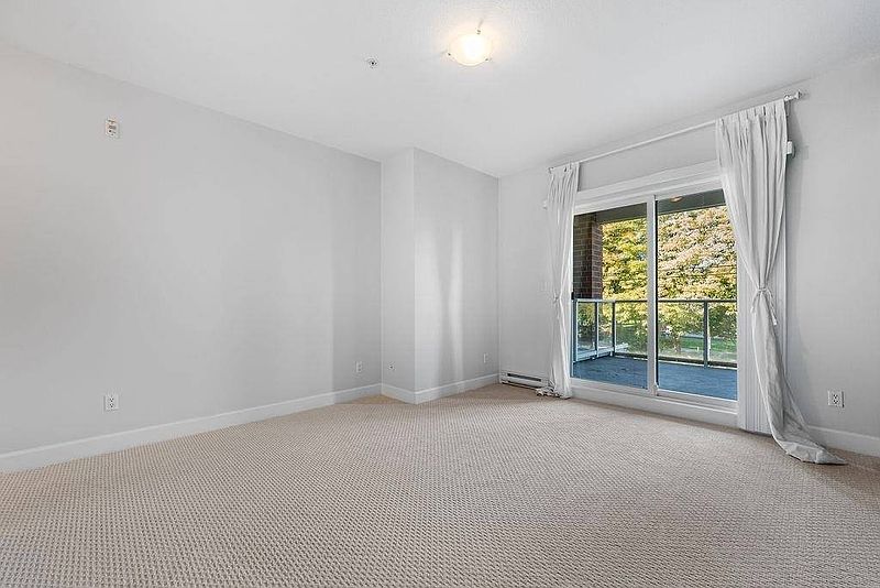 Richmond Townhouse for rent - 3 Bedrooms — photo 16