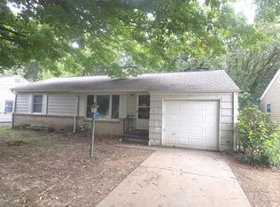 1924 S Robberson Ave, Springfield, MO 65807