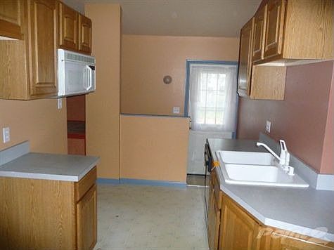 4th image of 31409 Edgeworth Dr
