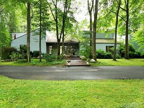 1st image of 2 Harriman Dr