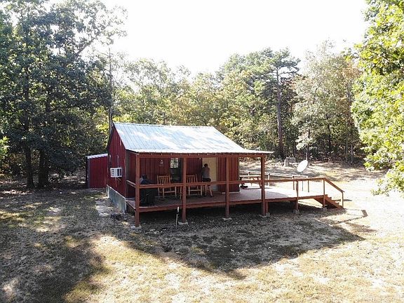 4th image of 305 Deer Run Rd
