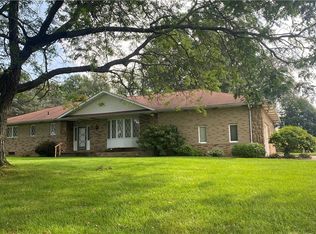 2705 Mayfair Cir, Akron, OH 44312