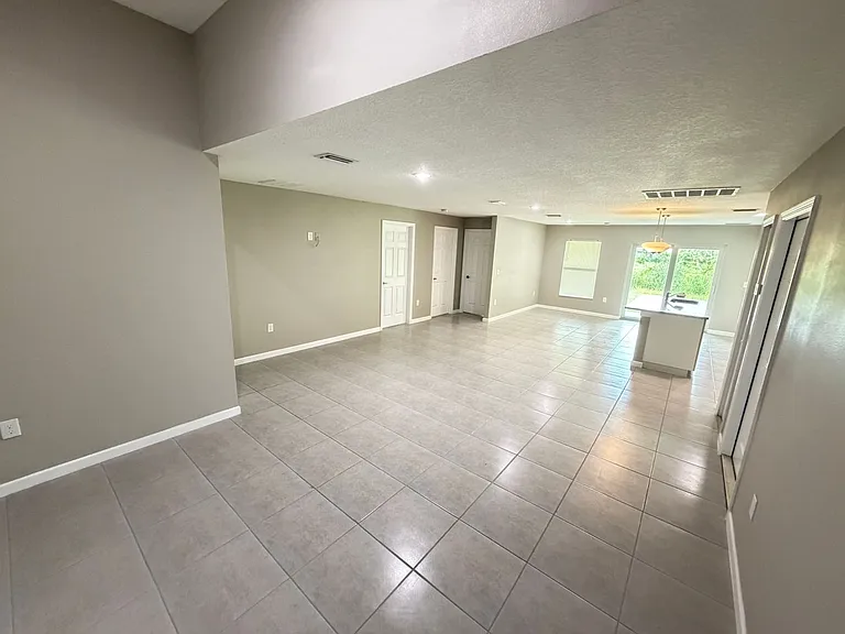 867 Glencove Ave NW — Photo 28