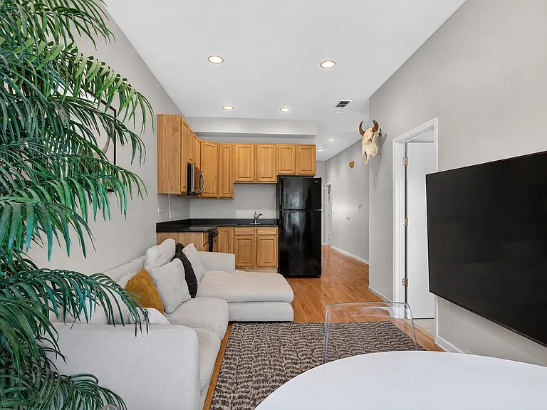 3354 W Jackson Blvd #2 — Photo 5