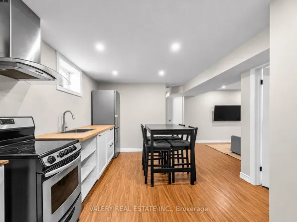 12 Arkley Cres #2, Toronto, ON M9R 3S3