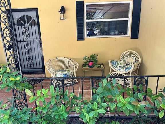 4th image of 645 Royal Palm Pl