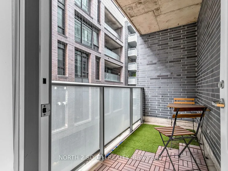 95 Bathurst St #225 — Photo 18