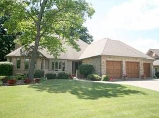 1030 Willow Creek Rd, West Chicago, IL 60185