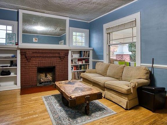 2nd image of 514 W Poplar St