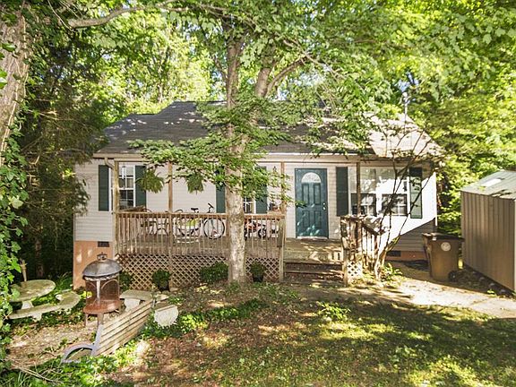 3rd image of 4605 Skyview Dr
