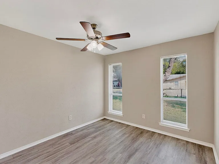 140 Trout St — Photo 30