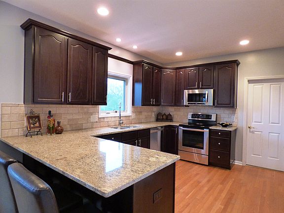 4th image of 4850 Imperial Dr
