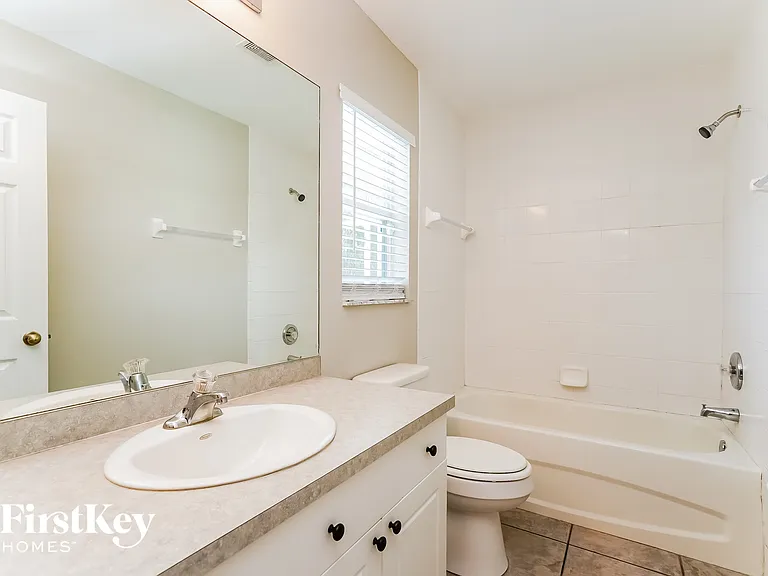 2215 NW 23rd St — Photo 13