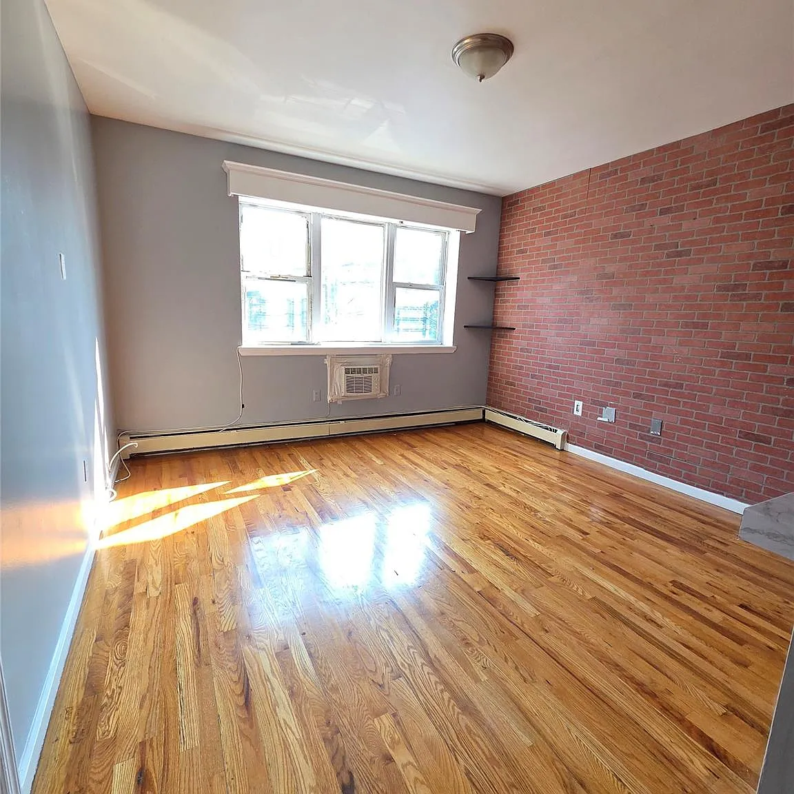 3 bed, 2.0 bath, 3037 sqft, $3,753 — Photo 3