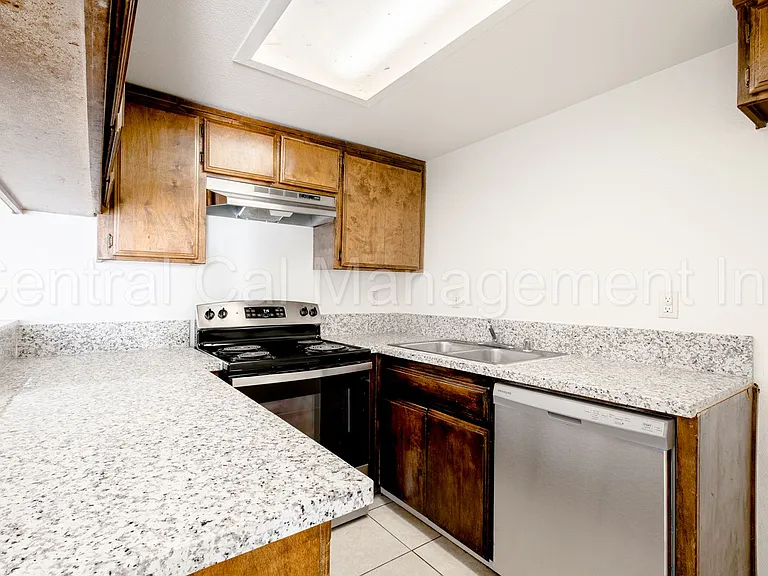 7901 S Laurelglen Blvd #A-D — Photo 8