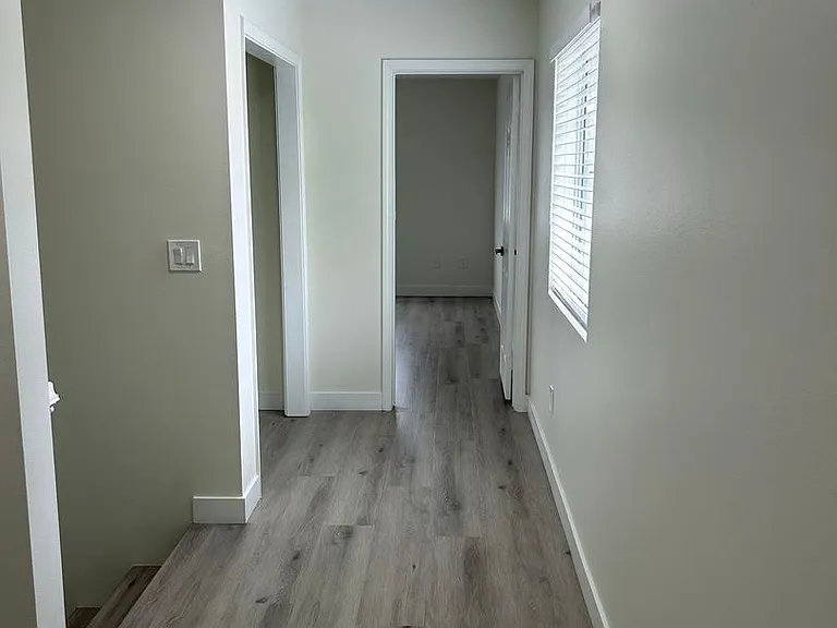 Delong Townhomes — Photo 6