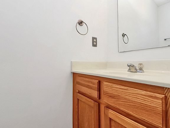 3rd image of 2712 N Valley Ct