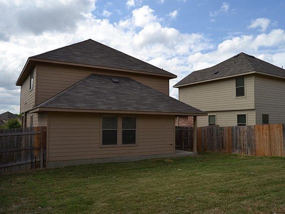 3rd image of 2706 Majestic Dr