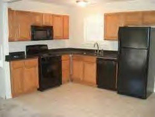 2nd image of 1525 Martin Luther Dr