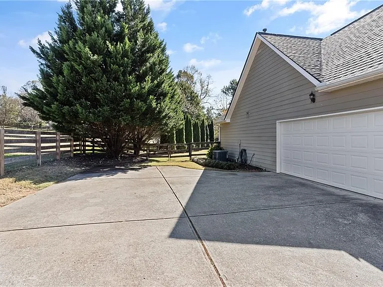 4735 Bryn Ridge Ct — Photo 4