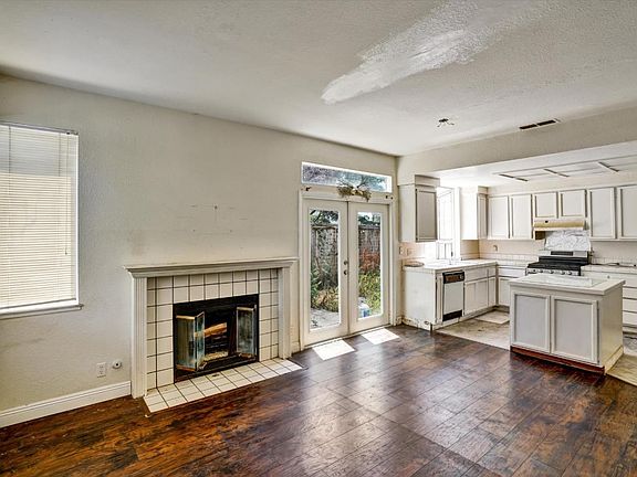 4th image of 252 Waterview Ter
