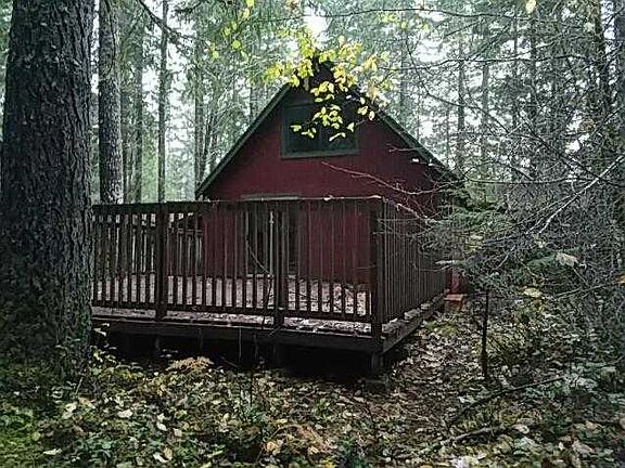 Exterior/deck and landscape