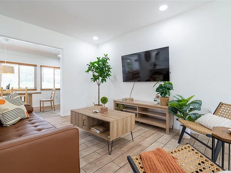 7354 Biltmore Dr — Photo 6