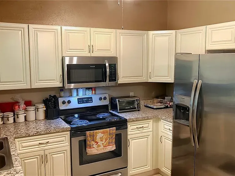 18107 Steele Ave — Photo 12