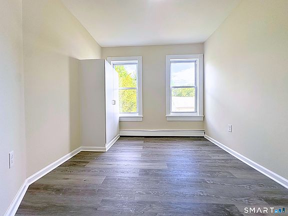 5th image of 28 Sexton St #3N