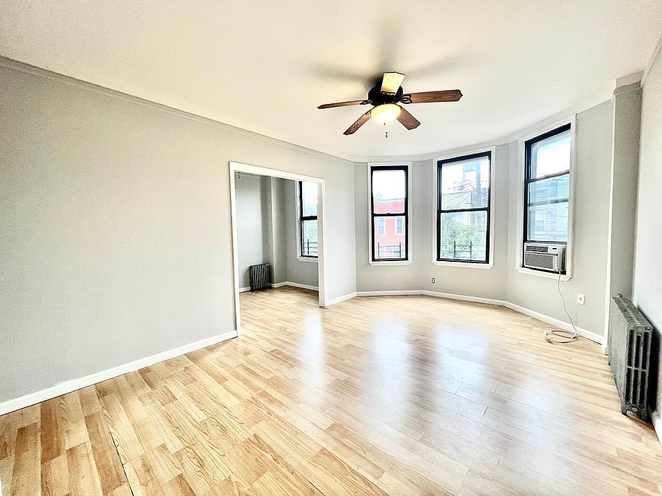 1st image of 54 Hausman St #2A
