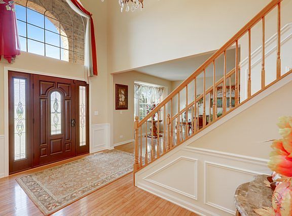 3rd image of 12746 Bradford Ln