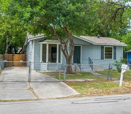 2nd image of 215 Plainview Dr