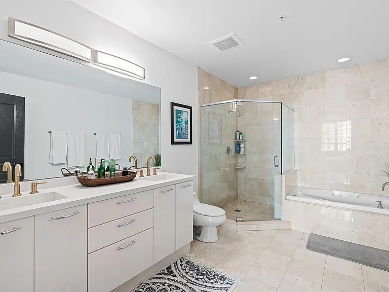 350 SE 2nd St #2960 — Photo 14
