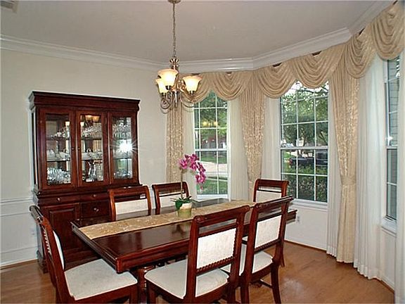 3rd image of 2703 Pickering Ct