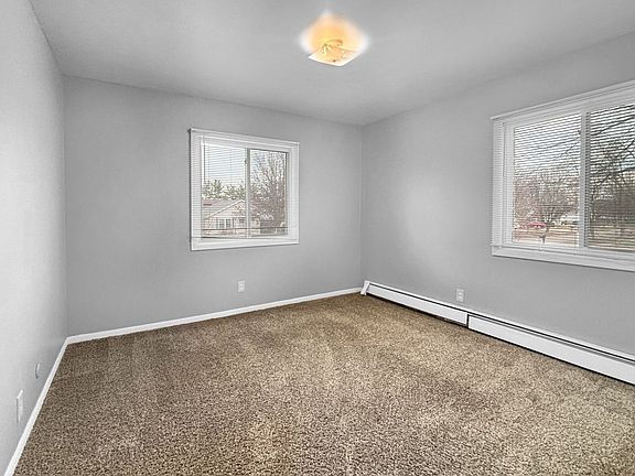 4th image of 531 W 20th St APT 32