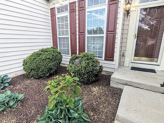 4th image of 26047 Ashcroft Dr