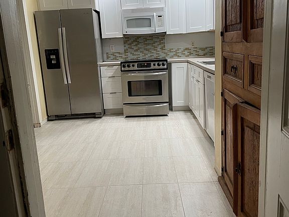 Large eat in kitchen