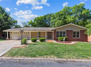 5314 Dover Dr, Godfrey, IL 62035