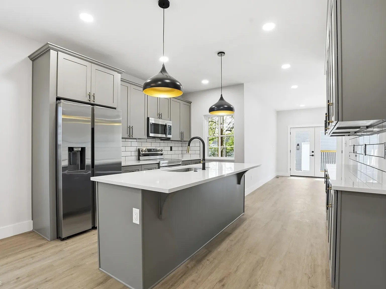 3 bed, 2.5 bath, 1792 sqft, $2,000 — Photo 2